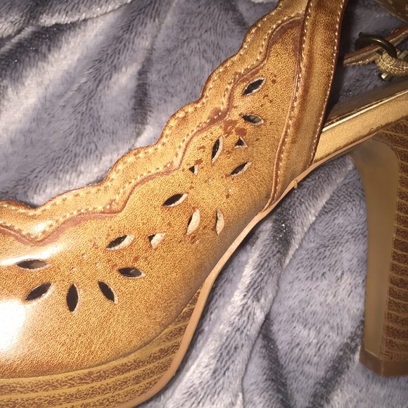 Charlotte Russe Tan distressed peep toe platform - Picture 5 of 11